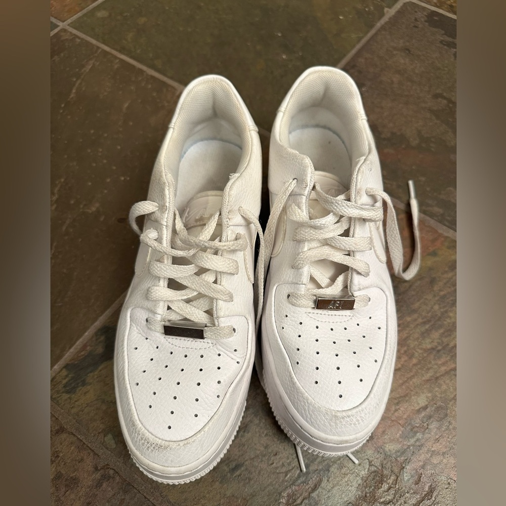 Women’s Nike Air Force tennis shoes size 8